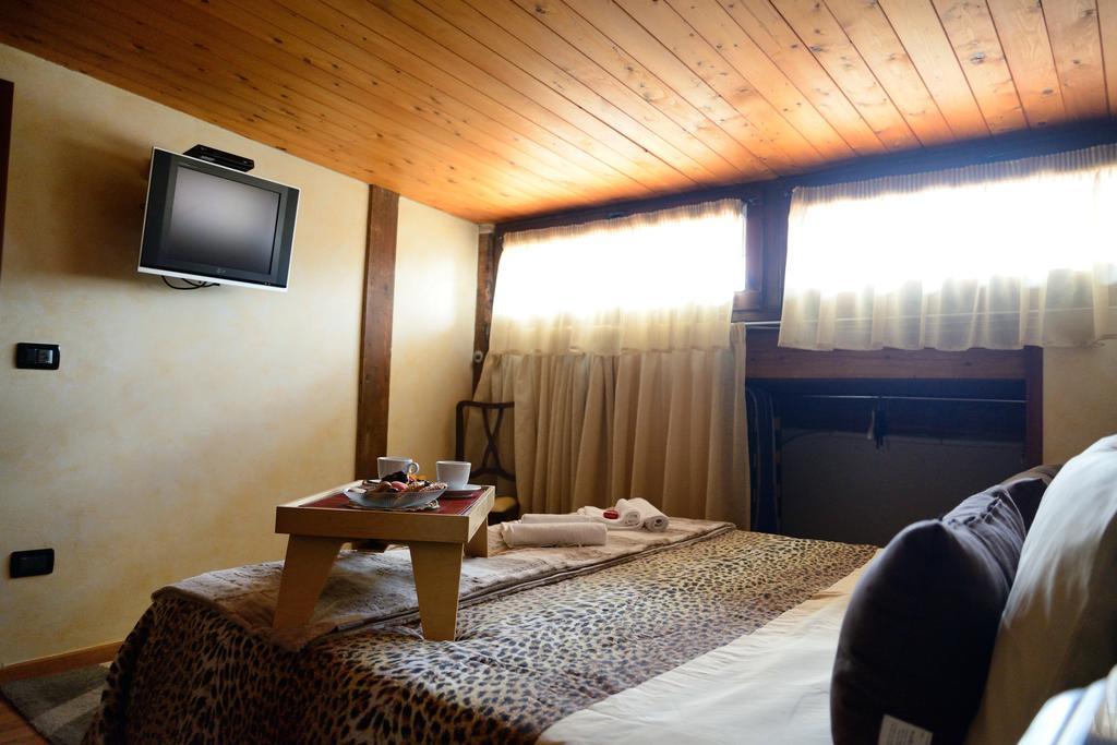 Alla Corte Dei Ventimiglia Montelepre Exterior foto