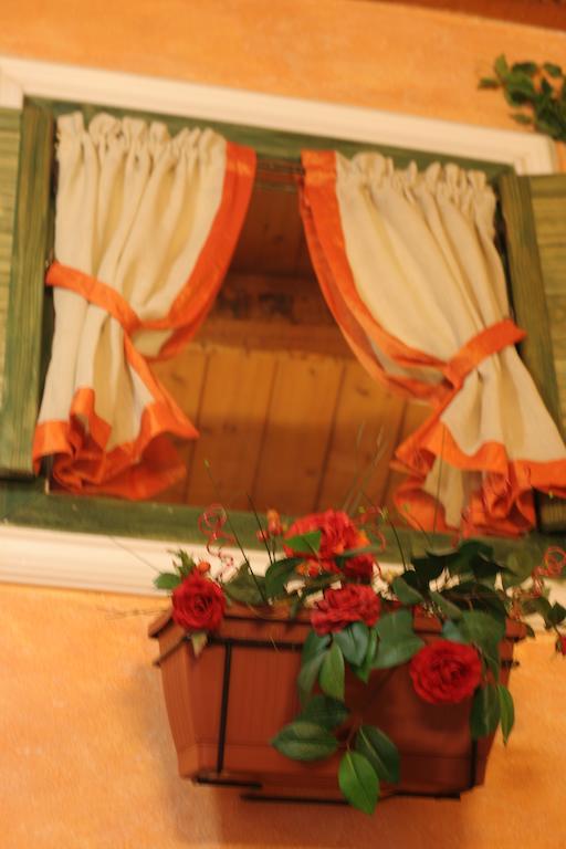 Alla Corte Dei Ventimiglia Montelepre Exterior foto
