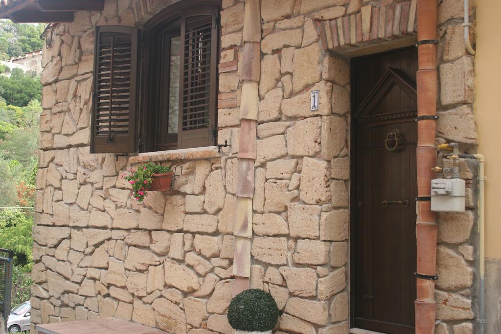 Alla Corte Dei Ventimiglia Montelepre Exterior foto